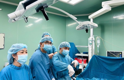 Phẫu thuật thành công xoắn dạ dày cho bệnh nhi 13 tuổi.
